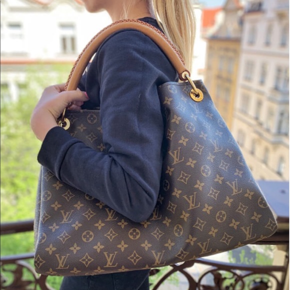 Louis Vuitton Handbags - SALE TODAY!🔥ARTSY🔥 mm discontinued Louis Vuitton